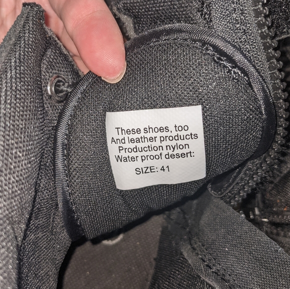 Size 41 Black Combat Boots w side zip up - Picture 4 of 4